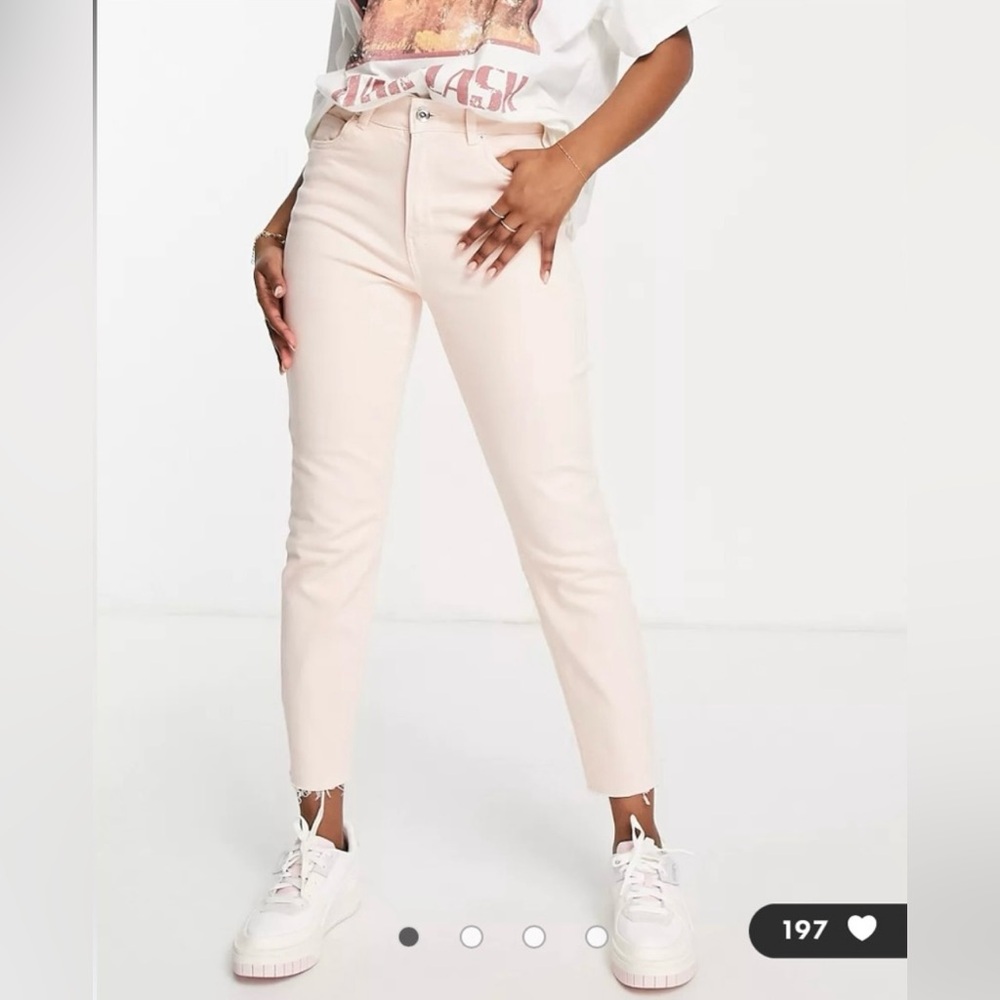 Vero Moda Brenda Straight Leg Jeans in Light Pink